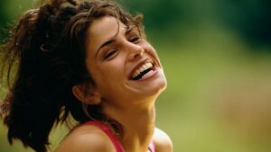 Composite Bonding vs. Veneers: Which Subtle Enhancement Fits Your Goals?